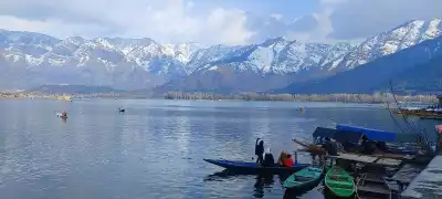 अगले 24 घंटों में जम्मू-कश्मीर में हल्की बारिश, गरज के साथ छींटे पड़ने की संभावना
