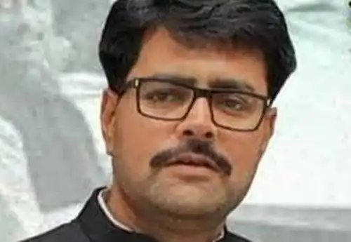 सपा विधायक के रिश्तेदार पर फर्जी शस्त्र लाइसेंस का मामला दर्ज