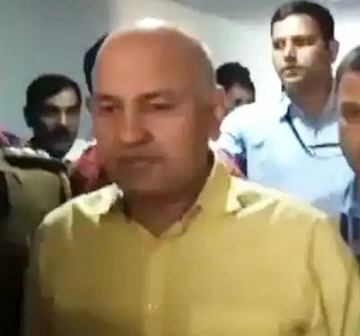 दिल्ली के पूर्व आबकारी आयुक्त बोले, सिसोदिया ने मुझ पर इंडोस्पिरिट को एल-1 लाइसेंस देने का दबाव बनाया था