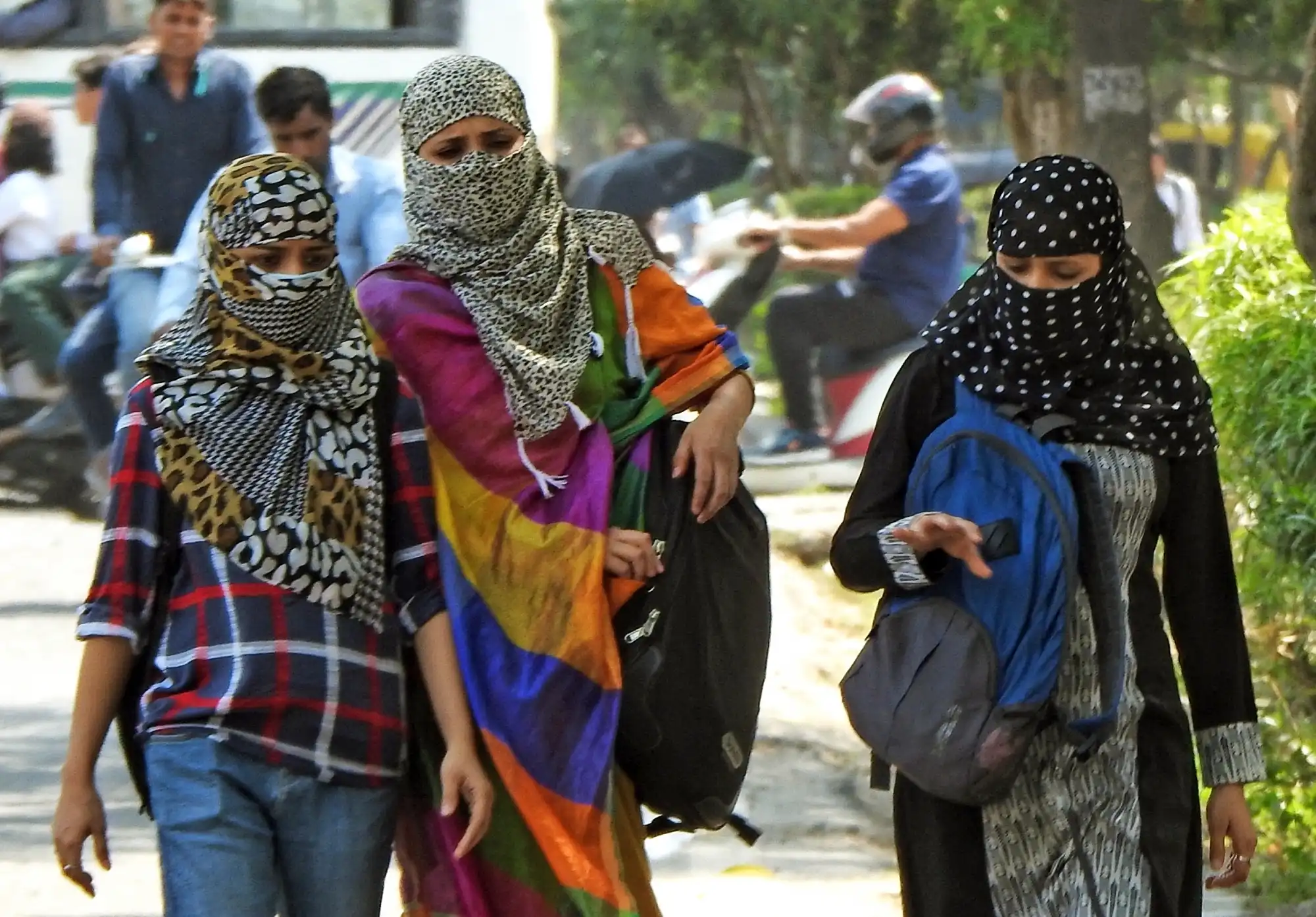 दिल्ली में न्यूनतम तापमान 22.6 डिग्री, बारिश होने की संभावना