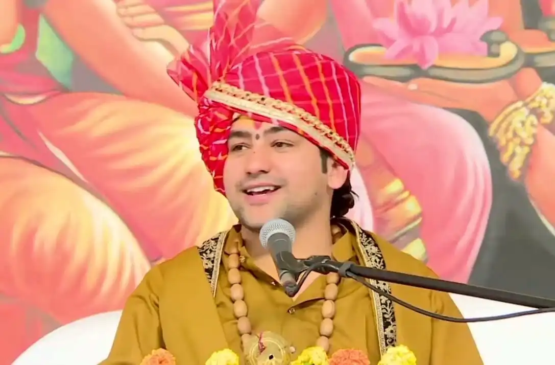 Christmas: सेंटा के पास नहीं, हनुमान जी के पास भेजें अपने बच्चों को - Dhirendra Shastri