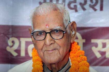 प्रसिद्ध लेखक डॉ. रामदरश मिश्र को मिला पद्मश्री सम्मान