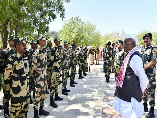 राजस्थान के राज्यपाल का जैसलमेर दौरा: तनोट माता मंदिर में की पूजा-अर्चना