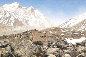 गंगोत्री ग्लेशियर के पिघलने से गंगा का भविष्य संकट में