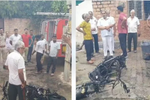 चार्जिंग पर लगी बैटरी गाड़ी में आग लगने से घर जल गया