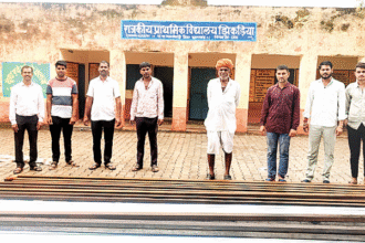 झिकड़िया के स्कूल की खस्ता हालत, बच्चों की पढ़ाई प्रभावित