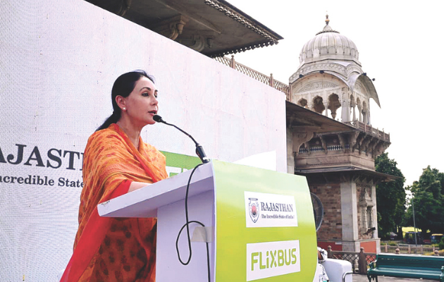जयपुर में हॉप-ऑन हॉप-ऑफ बस सेवा जल्द शुरू होगी: दिया कुमारी