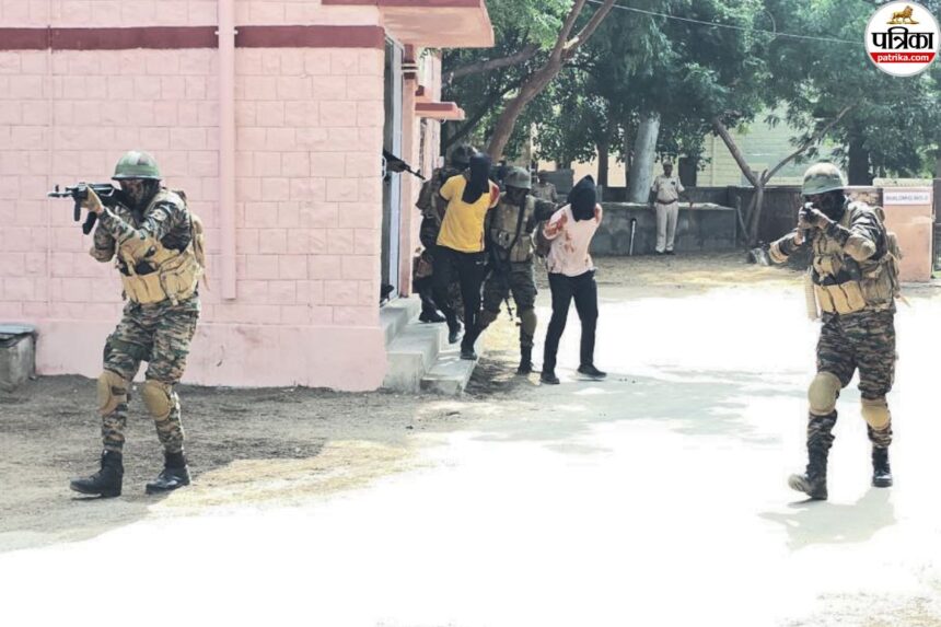 बाड़मेर कलेक्ट्रेट में सुरक्षा एजेंसियों ने किया मॉक ड्रिल