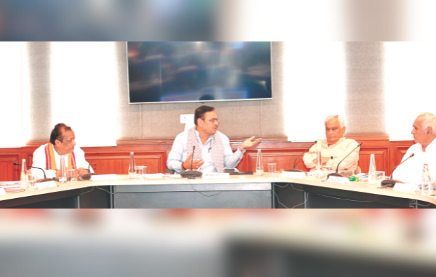 किसानों के सशक्तिकरण के लिए मुख्यमंत्री शर्मा की पहल