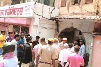 जयपुर में जर्जर इमारतों पर कार्रवाई, लोगों का विरोध
