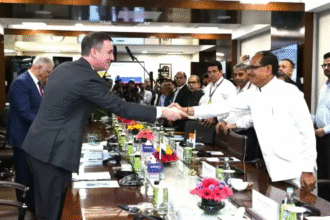 रूस के उप प्रधानमंत्री के साथ शिवराज सिंह चौहान की महत्वपूर्ण बैठक रूस के उप प्रधानमंत्री के साथ शिवराज सिंह चौहान की महत्वपूर्ण बैठक