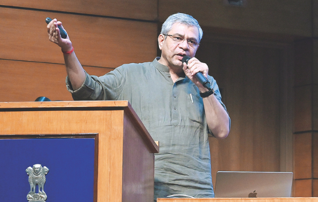 सरकार ने मेडिकल कॉलेजों में स्नातकोत्तर और स्नातक सीटें बढ़ाने का निर्णय लिया