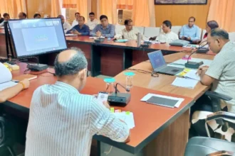 राजसमंद में लंबित शिकायतों के समाधान के लिए अधिकारियों को सख्त निर्देश