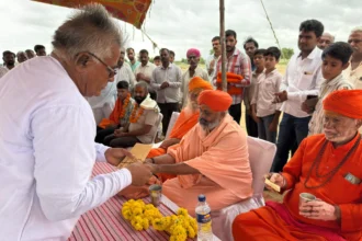 संत निरंजन भारथी ने माता-पिता की सेवा को बताया सच्चा धर्म