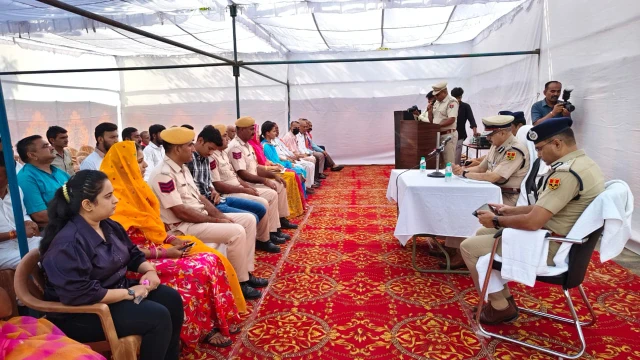 बाड़मेर कांग्रेस कार्यालय में जनमत हस्ताक्षर कार्यक्रम का आयोजन