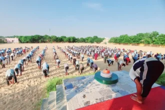 बाड़मेर में छात्रों को योग और नशा मुक्ति का संदेश