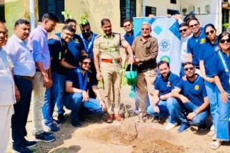 भीलवाड़ा राउंड टेबल ने 100 पौधे लगाए और उनकी देखभाल की जिम्मेदारी ली