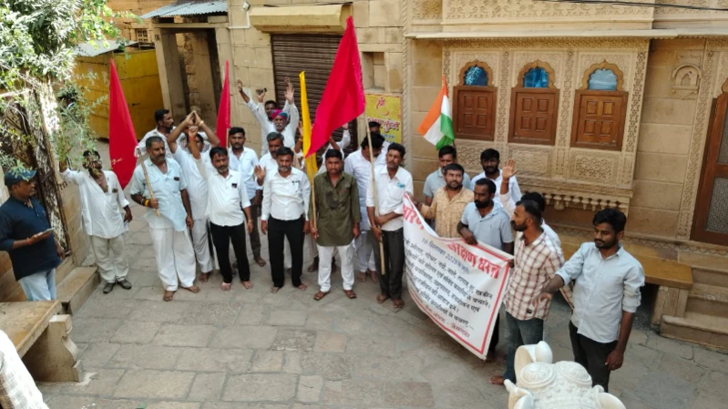 जैसलमेरवासियों ने ओरण संरक्षण के लिए लक्ष्मीनाथ जी से की प्रार्थना