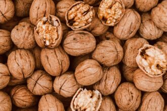 अखरोट खाने के फायदे और सही समय