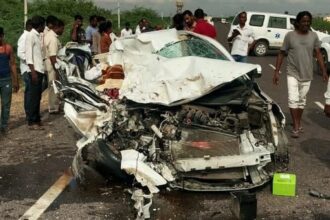 बालोतरा में बस और कार की टक्कर में तीन की मौत, 25 घायल