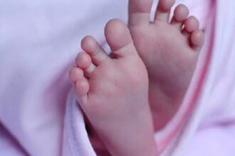धौलपुर में नवजात बच्ची को अस्पताल में छोड़ने वाला शख्स फरार