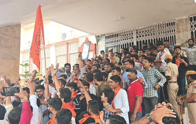 मोहनलाल सुखाड़िया विश्वविद्यालय में छात्रों का हंगामा, कुलगुरु पर उठे सवाल