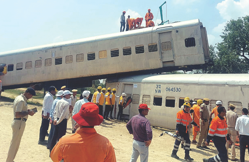 जयपुर में दो ट्रेनों की टक्कर से मची अफरा-तफरी