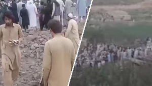 पाकिस्तान ने अपने नागरिकों पर बमबारी की पाकिस्तान ने अपने नागरिकों पर बमबारी की