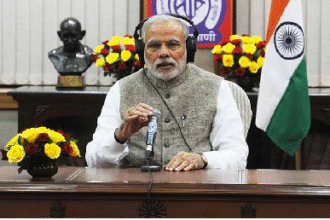 मोदी ने गांधी जयंती पर खादी उत्पाद खरीदने की अपील की मोदी ने गांधी जयंती पर खादी उत्पाद खरीदने की अपील की