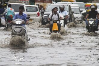 झारखंड में भारी बारिश का अलर्ट, महाराष्ट्र में जलभराव की स्थिति