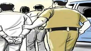 अलीगढ़ में अवैध हथियार निर्माण का खुलासा, तीन लोग गिरफ्तार