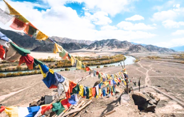 लद्दाख के पर्यटन उद्योग पर लेह हिंसा का गंभीर असर लद्दाख के पर्यटन उद्योग पर लेह हिंसा का गंभीर असर