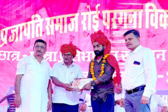 प्रजापत समाज ने भरत टांक को जीवदया के लिए सम्मानित किया