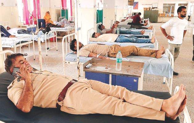 महुवा पुलिस थाने में खीर खाने से 10 पुलिसकर्मी बीमार