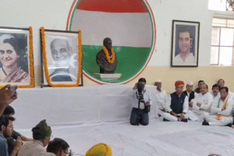 पीसीसी मुख्यालय पर इंदिरा गांधी और सरदार पटेल को श्रद्धांजलि