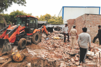 जेडीए ने सरकारी भूमि से अतिक्रमण हटाकर 45 पुराने कियोस्कों को ध्वस्त किया