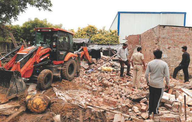 जेडीए ने सरकारी भूमि से अतिक्रमण हटाकर 45 पुराने कियोस्कों को ध्वस्त किया