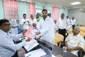तेजस्वी यादव ने राघोपुर से नामांकन दाखिल किया
