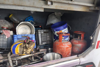 अनधिकृत बदलाव और ओवरहाइट बस को जब्त किया गया