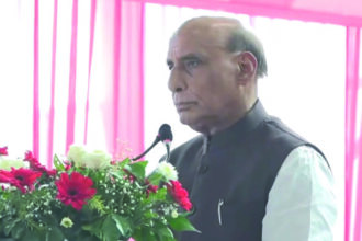 राजनाथ सिंह ने ब्रह्मोस मिसाइल के पहले बैच को हरी झंडी दिखाई