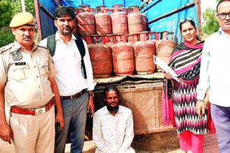 जयपुर में घरेलू गैस सिलेण्डरों की कालाबाजारी में 6 लोग गिरफ्तार