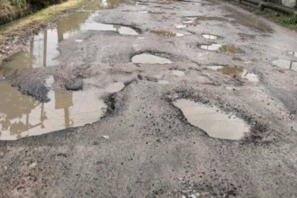 बारिश में खराब सड़कों की स्थायी मरम्मत का ऐलान