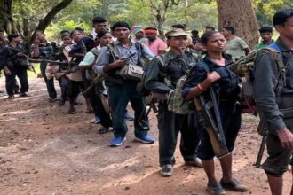 छत्तीसगढ़ जल्द नक्सलवाद से होगा मुक्त, 21 नक्सलियों ने किया सरेंडर