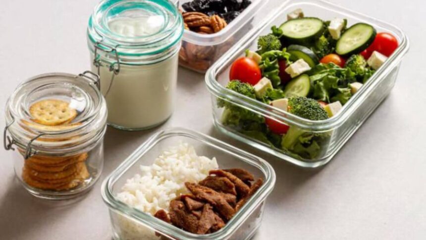 ऑफिस लंच के लिए कांच के टिफिन का करें चुनाव
