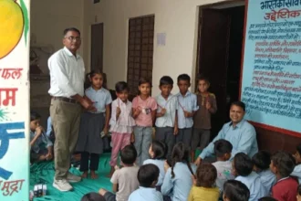 राजसमंद में बच्चों को पढ़ाई के लिए स्टेशनरी सामग्री वितरित की गई