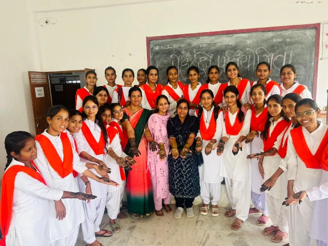 राजसमंद के महाविद्यालय में मेहंदी प्रतियोगिता का आयोजन