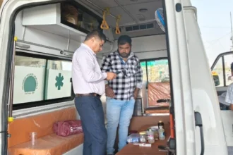 जैसलमेर में 108 और 104 एम्बुलेंसों का निरीक्षण
