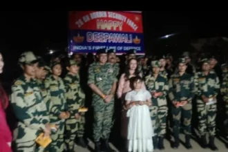 जैसलमेर में सीमा पर जवानों के साथ दीपावली मनाई गई