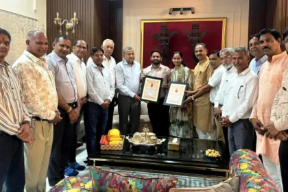 भीलवाड़ा में माहेश्वरी समाज ने आरएएस चयनित भाई-बहन का किया स्वागत