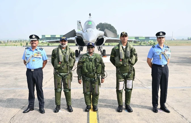 अंबाला में राष्ट्रपति द्रौपदी मुर्मू ने राफेल विमान में उड़ान भरी